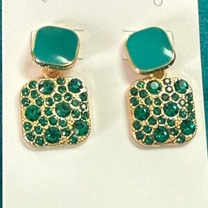 Elegant Gold and Green Dangle Earrings
